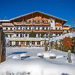 Hotel Alpenpanorama 4*