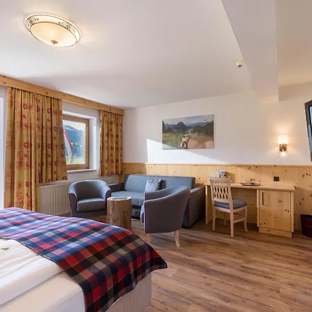 Alpenpanorama Hotel 4*