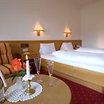 艾尔朋潘纳洛马酒店 4*